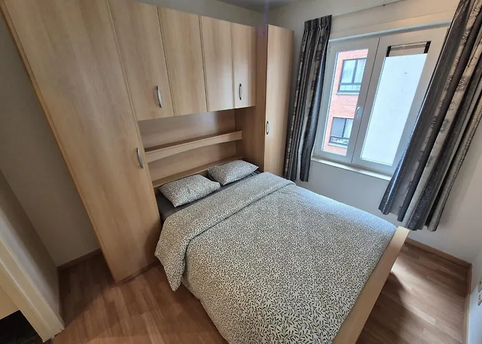 Zijdelings Zeezicht 2 Slaapkamers 2 Badkamers * Бланкенберге